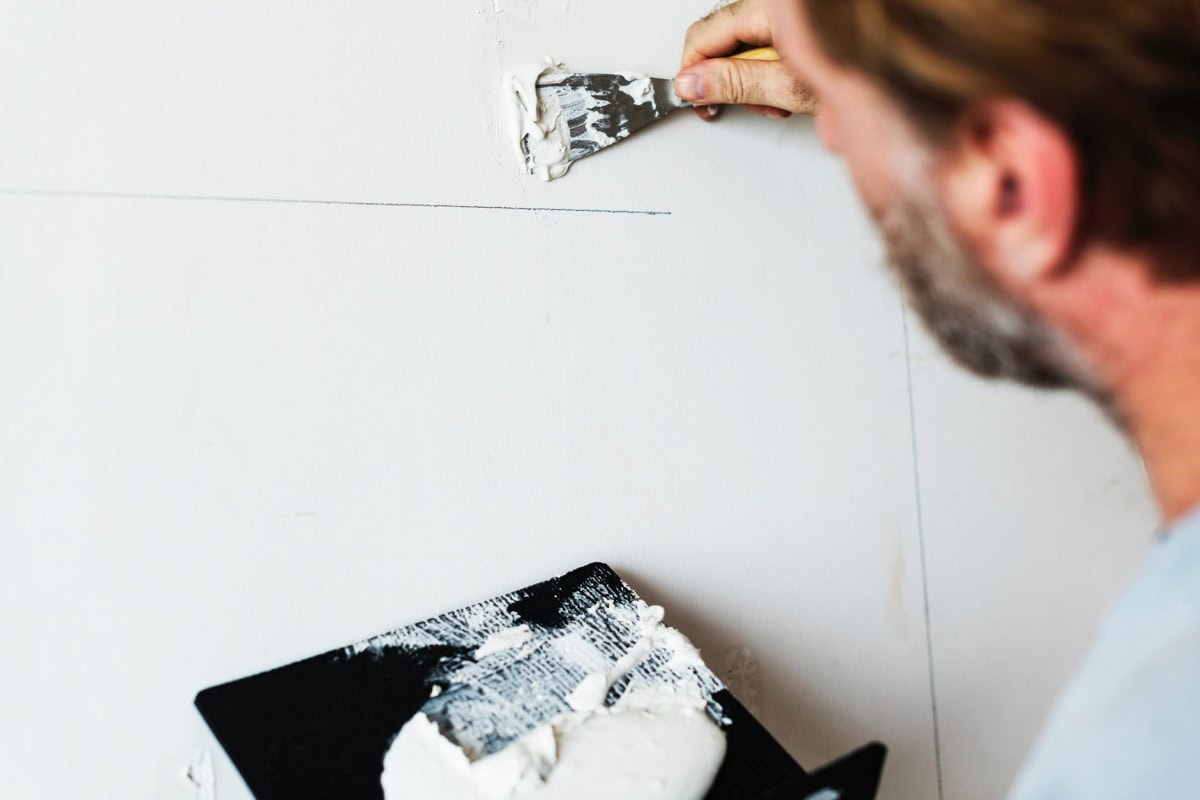 What Causes Interior Paint to Peel, know the Solution with Expert Home Works Consultants