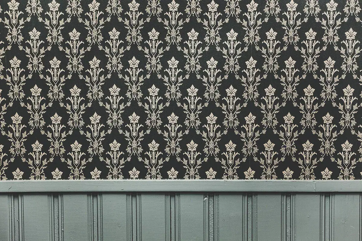 Paint vs. Wallpaper- What’s Best for Vienna, VA Homeowners?